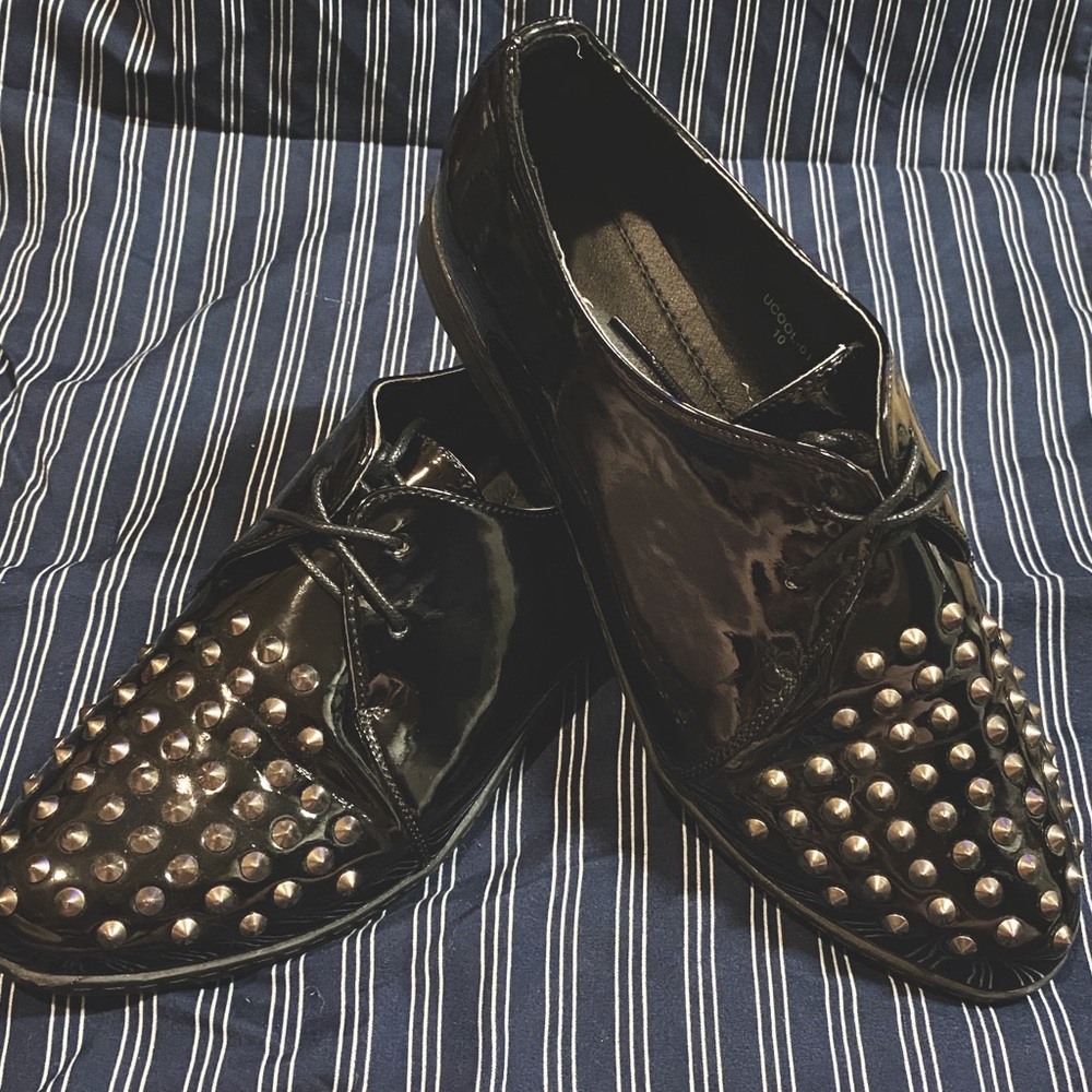 Refresh studded black loafers women’s size 10 FITS LIKE 9.5